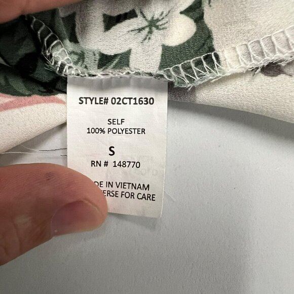 Sienna Sky V-Neck Surplice Short Sleeve Floral Top Womens Size Small Tie Waist - Picture 11 of 11